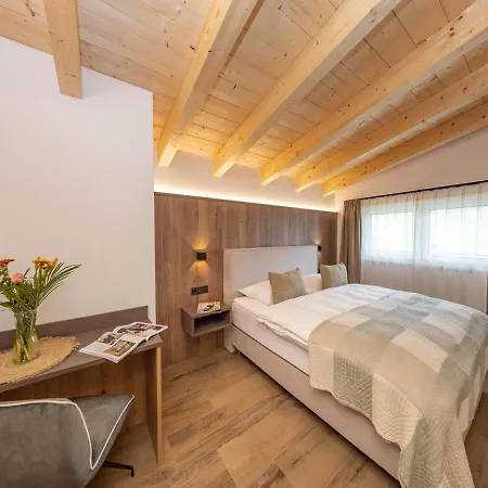 Lenni's Apartments-6 By Interhome